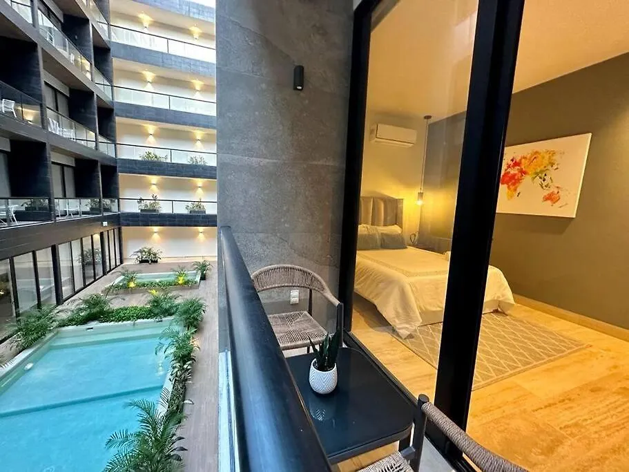 Pool View Condo / Rooftop Pool, Jacuzzi, Gym & Bar Playa del Carmen 0*,  Mexiko