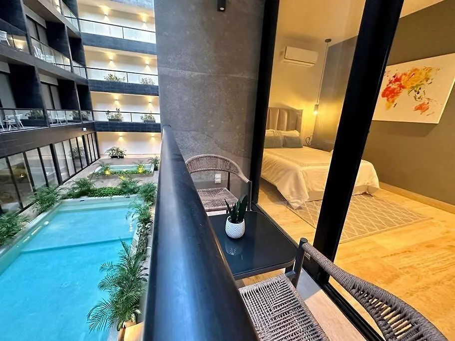 Apartment Pool View Condo / Rooftop Pool, Jacuzzi, Gym & Bar Playa del Carmen Mexiko
